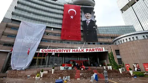 CHP MYK, Tarsus Belediye Başkanı Boltaç ve iki İBB üyesini disipline sevk etti