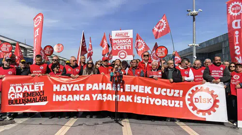 DİSK'ten asgari ücret ve emekli maaşı için acil artış çağrısı