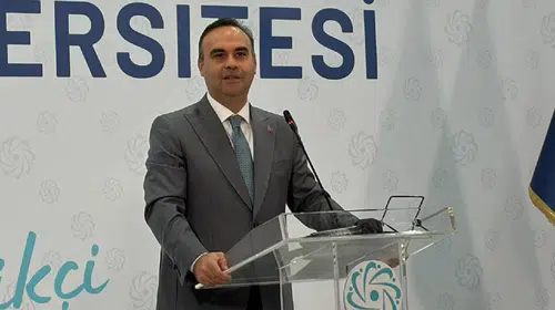 Bakan Kacır: Yerli Ay aracı 2027'de fırlatılacak