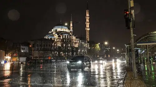 İstanbul'da üniversitelerde eğitime ara: Bazı okullar uzaktan eğitime geçti
