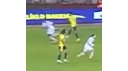 Fenerbahçe'nin hazırlık maçında Mason Greenwood kırmızı kart gördü
