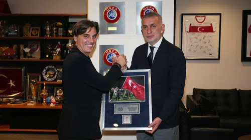 TFF Başkanı Hacıosmanoğlu, Montella'ya plaket hediye ederek vedalaştı
