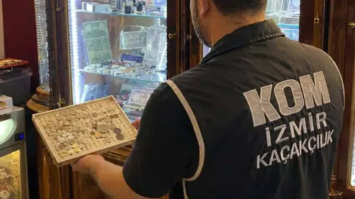 İzmir Konak'ta iş yerine operasyon: 672 sikke ele geçirildi