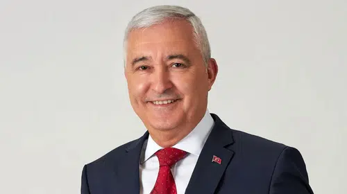 İzmir siyasetinde şok çıkış: Başkan Türkmen'den istifa çağrısı