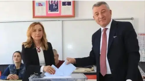 Güzelbahçe başkanının eşi havale iddiasıyla gözaltında