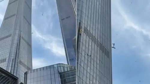 Pekin'de 528 metrelik gökdelene çarpan uçağın gizemi ne?