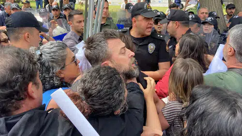 Ankara'da öğretmenlerin açıklamasına polis müdahalesi: Gözaltılar var