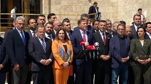 CHP'li 72 il başkanı: "Önce kurultay, sonra iktidar"