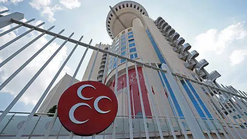 MHP'de üç il teşkilatı daha feshedildi