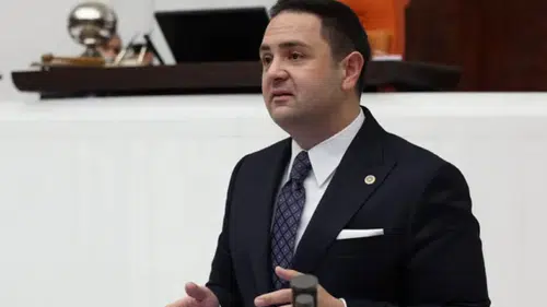Umut Akdoğan ihraç istemine sosyal medyadan tepki gösterdi