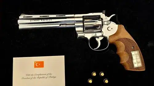 Erdoğan'ın hediye ettiği 'Revolverlar' dünya gündeminde