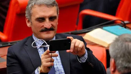 'Yeliz' lakaplı AK Partili Çamlı'dan Trump yayınına sert tepki: Utanıyorum