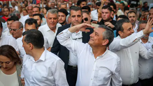 Özgür Özel’in Kurduğu "Yeni Parti" Dijital İletişim Kanallarını Duyurdu