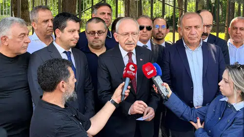 Kılıçdaroğlu'ndan Deniz Göktaş'a adliyede ziyaret: "Morali yerinde"
