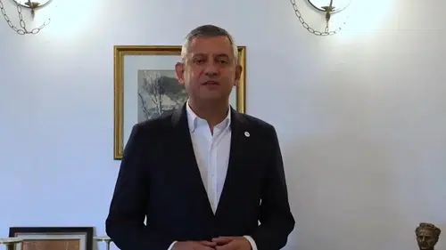 Özgür Özel YENİ Parti’nin bağış kampanyasını sosyal medyadan duyurdu