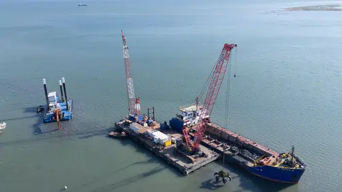 Başkan Tugay'dan Mavişehir'de Balıkçılara Ziyaret: "Körfez'den 1 Milyon 350 Bin Ton Çamur Çıkardık"