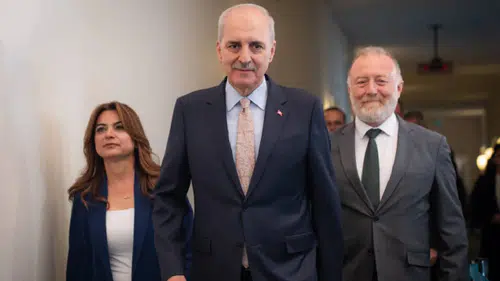 Numan Kurtulmuş'un siyasi parti trafiği sürüyor: Çerçeve yasa teklifi pazartesi Meclis'te masaya yatıyor