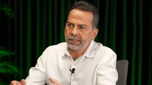 Nasuh Mahruki hakkında 15 Temmuz paylaşımı nedeniyle soruşturma başlatıldı