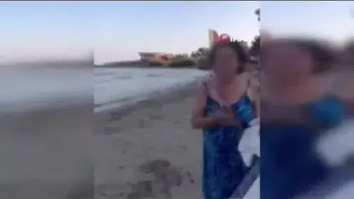 İzmir'de anne ve kıza hakaret eden kadın 'nefret ve ayrımcılık' suçlamasına rağmen neden serbest bırakıldı?