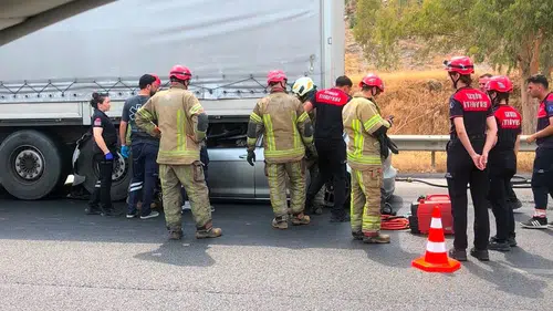 Tıra arkadan çarpan sürücü yaşamını yitirdi
