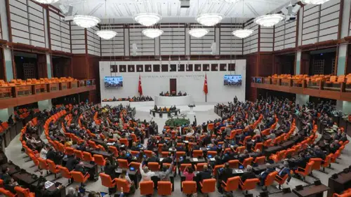 YENİ Parti İzmir milletvekilleri 'Çerçeve Yasa' oylamasında ikiye bölündü: Yasa Meclis'ten geçti