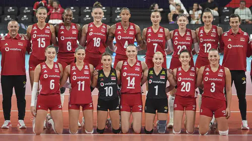 A Milli Kadın Voleybol Takımı Avrupa Şampiyonası'na Letonya galibiyetiyle başladı