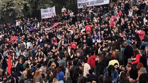 ODTÜ'deki bayraklı arbede iddianamesi hazırlandı: 21 kişiye 73 yıla kadar hapis istemi