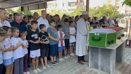 Çanakkale'de böcek ilacı zehirlenmesi iddiasıyla ölen Yusuf Talha defnedildi