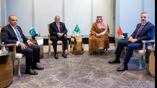 Hakan Fidan Amman'da Ürdün Kralı II. Abdullah ile bir araya geldi