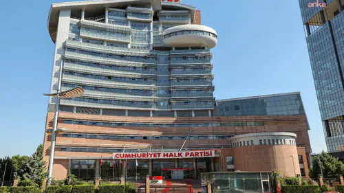 CHP'de 9 vekilin disiplin süreci istifa krizine takıldı