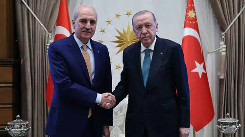 Erdoğan çerçeve yasa sonrası Kurtulmuş'u külliyede kabul etti