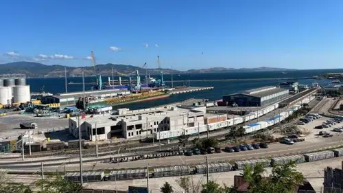İzmir Limanı’nda tahıl gemisi trafiği durma noktasına geldi