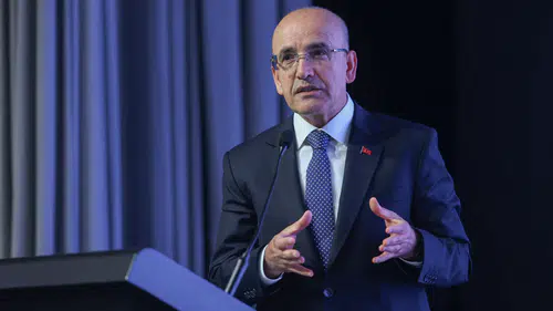 Mehmet Şimşek'ten enflasyon mesajı: Hizmet enflasyonunda katılık azalıyor