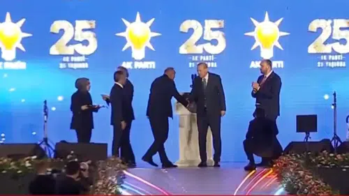 AK Parti 25. yılını Ankara'da kutluyor, 3 milletvekili 2 belediye başkanı partiye katıldı!
