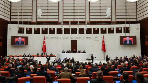 Siyasette 'Terörsüz Türkiye' Uzlaşması: Kanun Teklifine 5 Partiden İmza, YRP'den Referandum Çağrısı