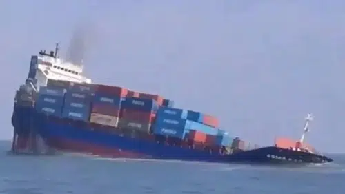 Rusya Karadeniz'de iki kuru yük gemisini vurduğunu açıkladı