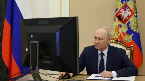 Rusya'da Devlet Duma seçimleri başladı, Putin elektronik ortamda oy kullandı