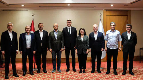 Yeni Parti; Vekiller ve Belediye Başkanlarıyla İzmir'in Sorunlarını Masaya Yatırdı