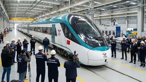 Uraloğlu: Ayda bir yerli hızlı tren üretilecek, iki yılda 14 set hedefleniyor