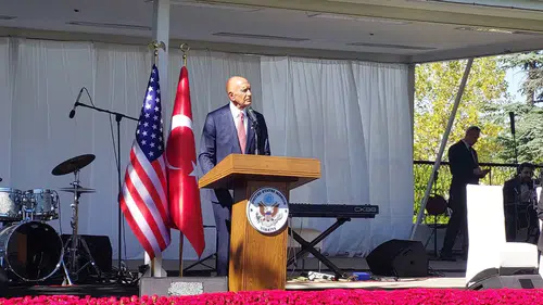 Barrack: Türkiye, ABD ve komşular arasındaki birleşim sihirli iksir olabilir