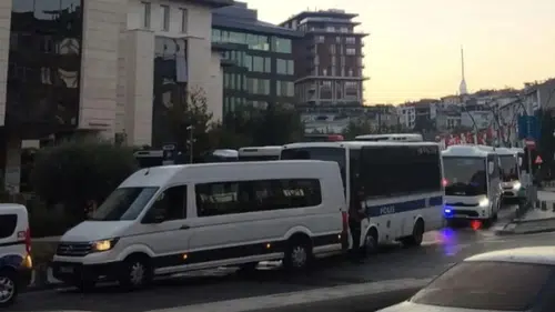 Başkanvekili seçimi öncesi Üsküdar Belediyesi polis ablukasında