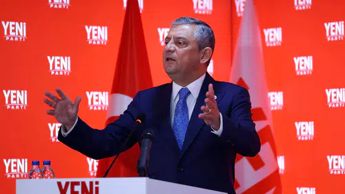 Özgür Özel: YENİ adını terk etmeyi düşünmüyoruz, en kötü ihtimalle küçük değişiklik yaparız