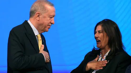 AK Parti'ye geçen Özlem Çerçioğlu'na TOGG 'hediyesi!'
