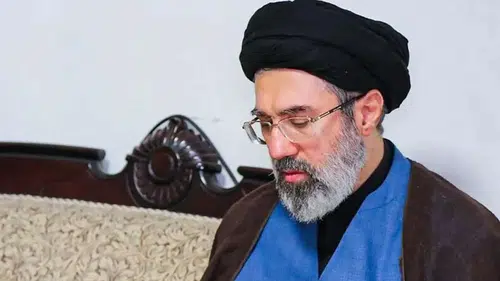 İranlı yetkili: Mücteba Hamaney hastane enkazından çıkarıldı