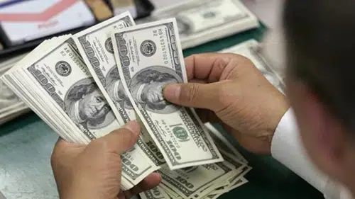Dolar 48,47 lira, Euro 56,10 TL seviyesinden işlem görüyor