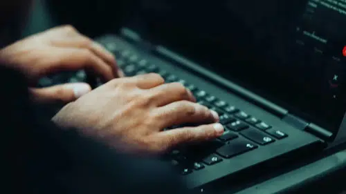Meta ve Klarna yapay zeka planlarını revize etti, insan istihdamına dönüş başladı