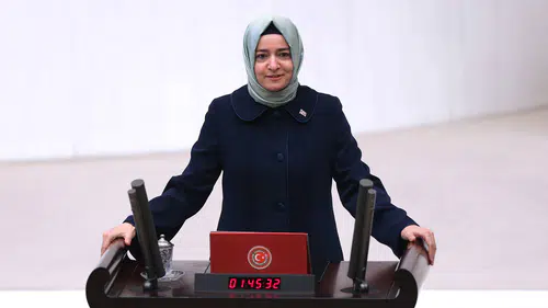 Fatma Betül Sayan Kaya, Muhammed Yarız’ın jetiyle hacca gitmediğini açıkladı