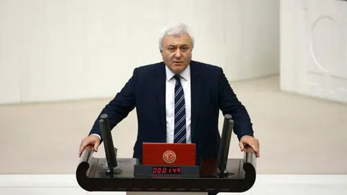 Özkan: Silah bırakmak yetmez, örgütün parası ne olacak?