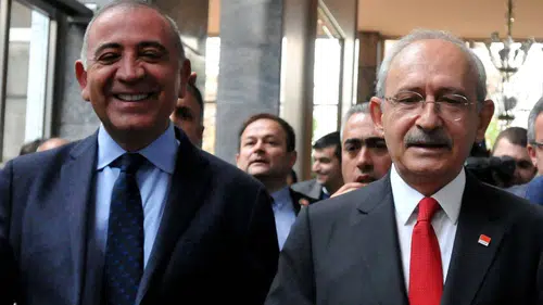 Kemal Kılıçdaroğlu, mahkeme kararıyla görevi sona eren Gürsel Tekin ile görüştü