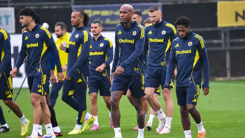 Fenerbahçe, Rizespor maçı öncesi milli oyuncularından yoksun çalıştı